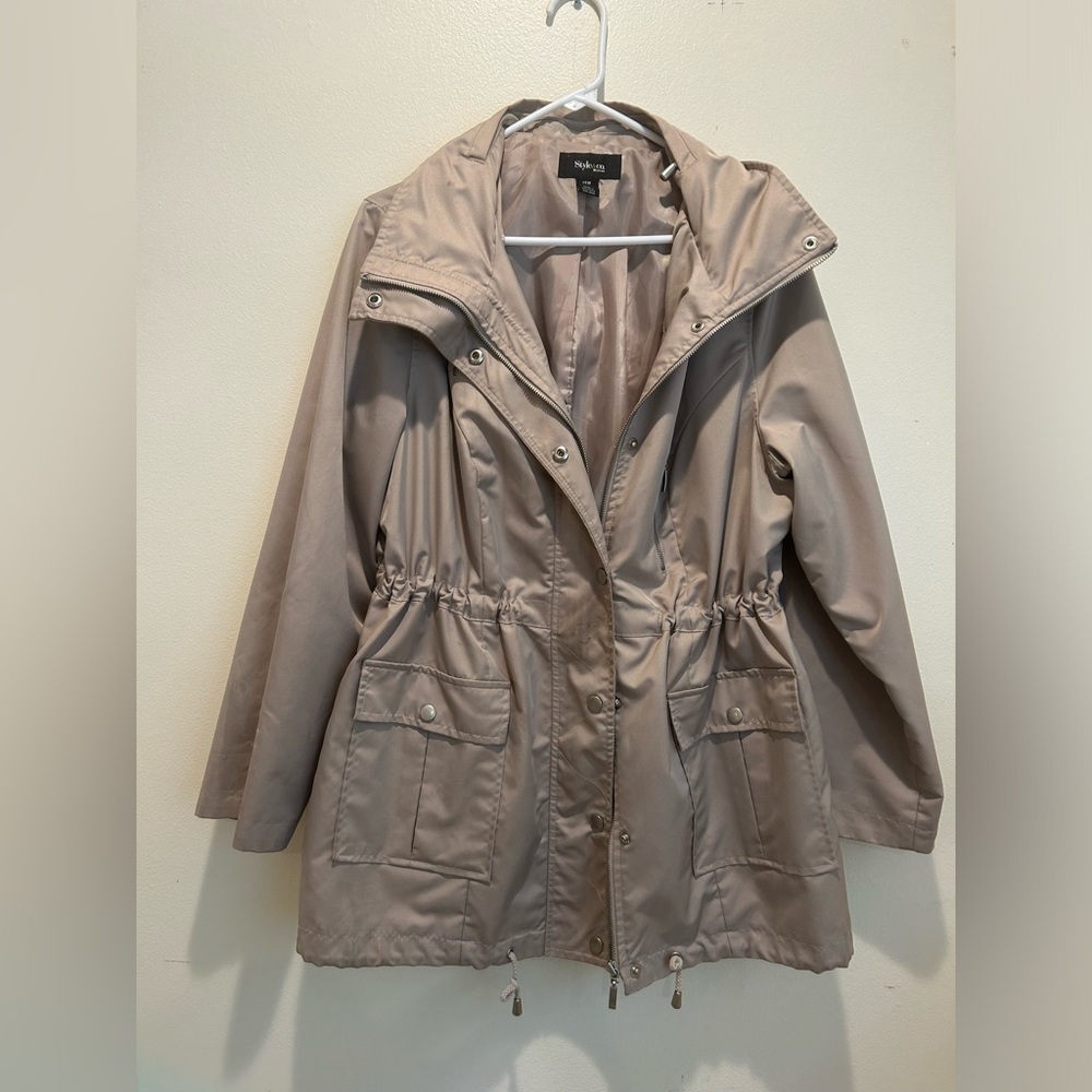 Woman’s sz 14w tan jacket with roll up sleeves and hood inside collar
